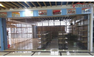 電動不銹鋼卷簾門與木制品 現代與自然的完美交融